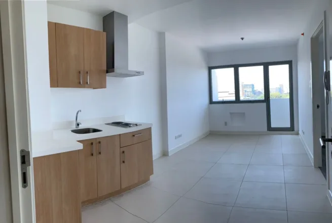 THE RESIDENCES AT COMMONWEALTH