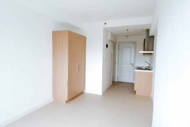 THE RESIDENCES AT COMMONWEALTH BY CENTURY