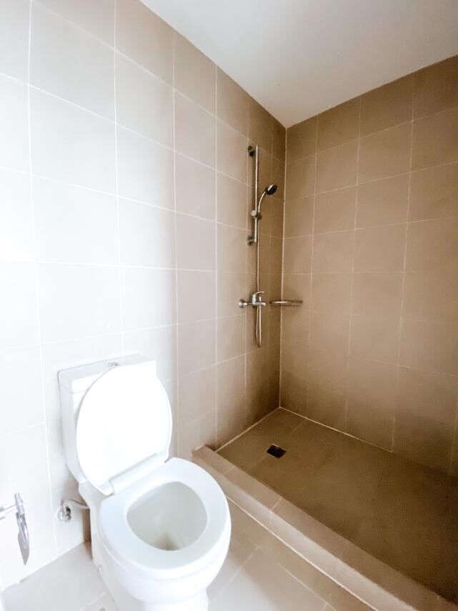 THE RESIDENCES AT COMMONWEALTH BY CENTURY