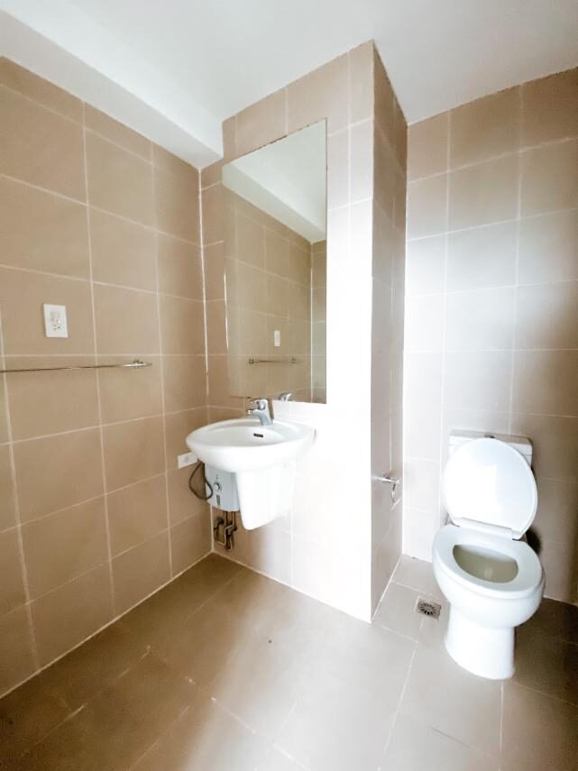 THE RESIDENCES AT COMMONWEALTH BY CENTURY