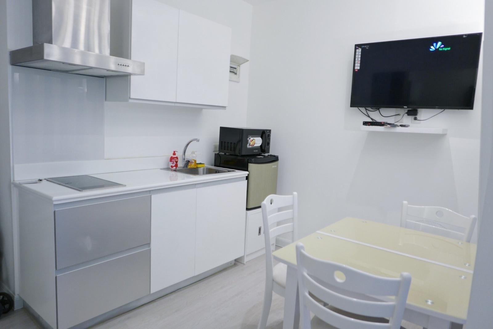 THE GRAMERCY RESIDENCES