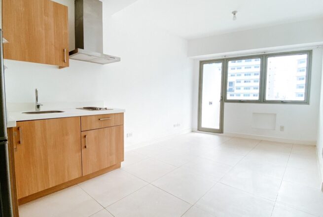 THE RESIDENCES AT COMMONWEALTH