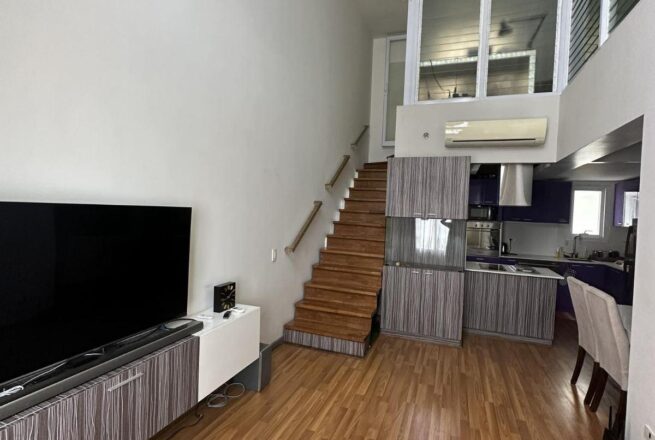 THE COLUMNS AT LEGASPI