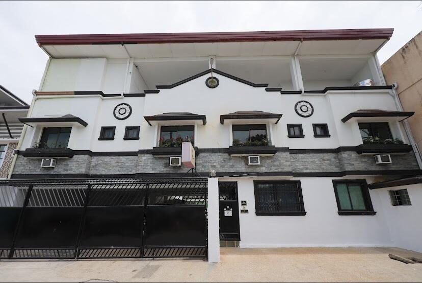 CALAMBA LAGUNA RESORT HOUSE
